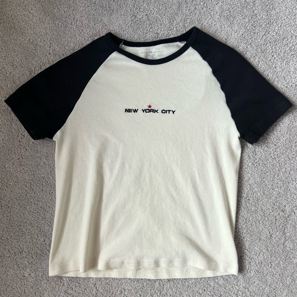 Brandy Melville New York City Tee - Picture 2 of 3